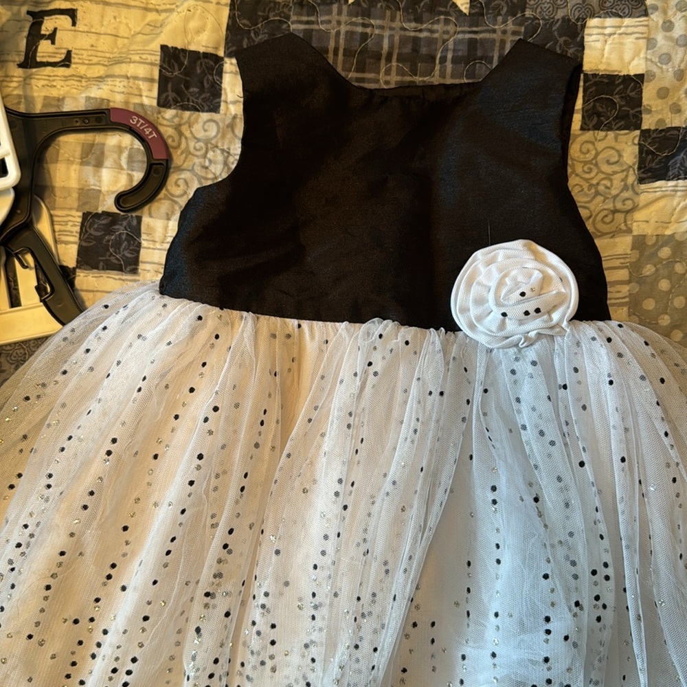 Dress - Picture 2 of 3